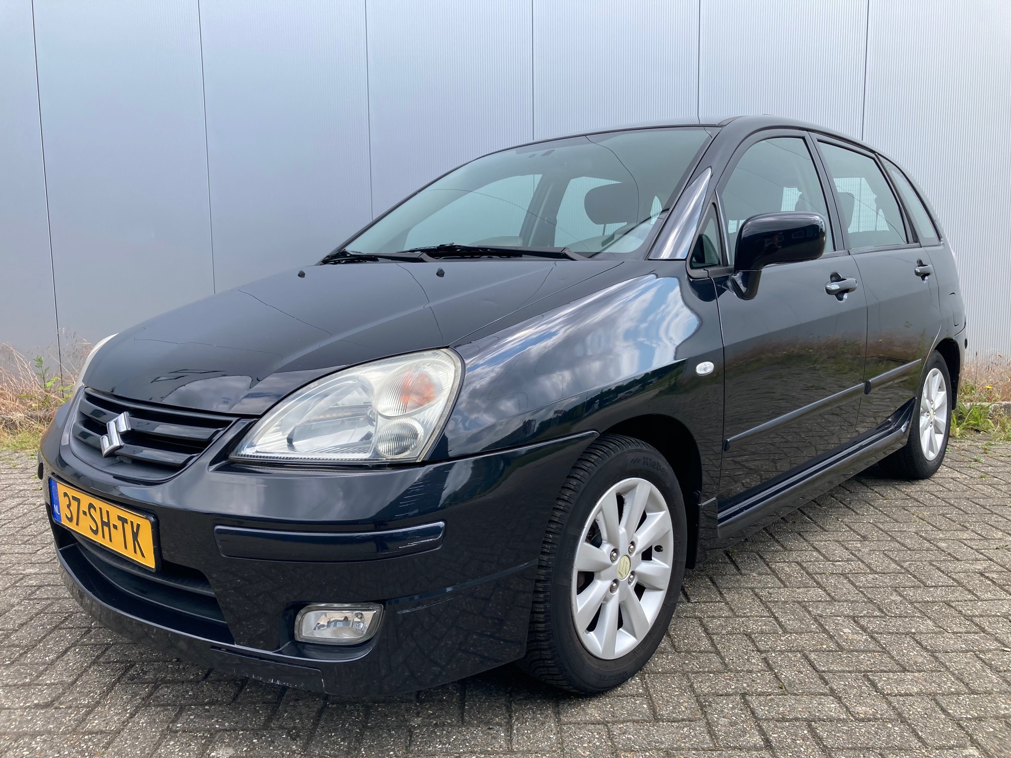 Suzuki Liana